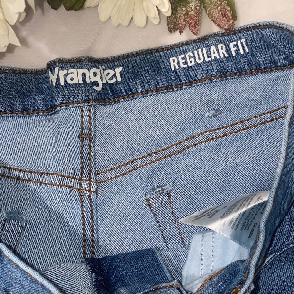 Wrangler Blue Regular Fit Jeans Classic Style - Picture 4 of 5